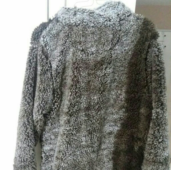 Pullover - Picture 2 of 3